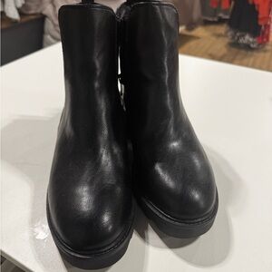 8.5 White Mountain Boots 
New